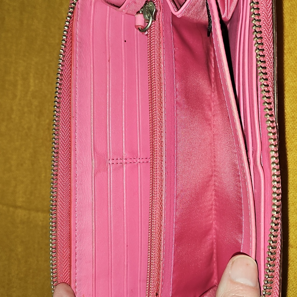 Coach Long Zip Around Wallet In Salmon Pink Patent Leather GUC - Picture 13 of 13